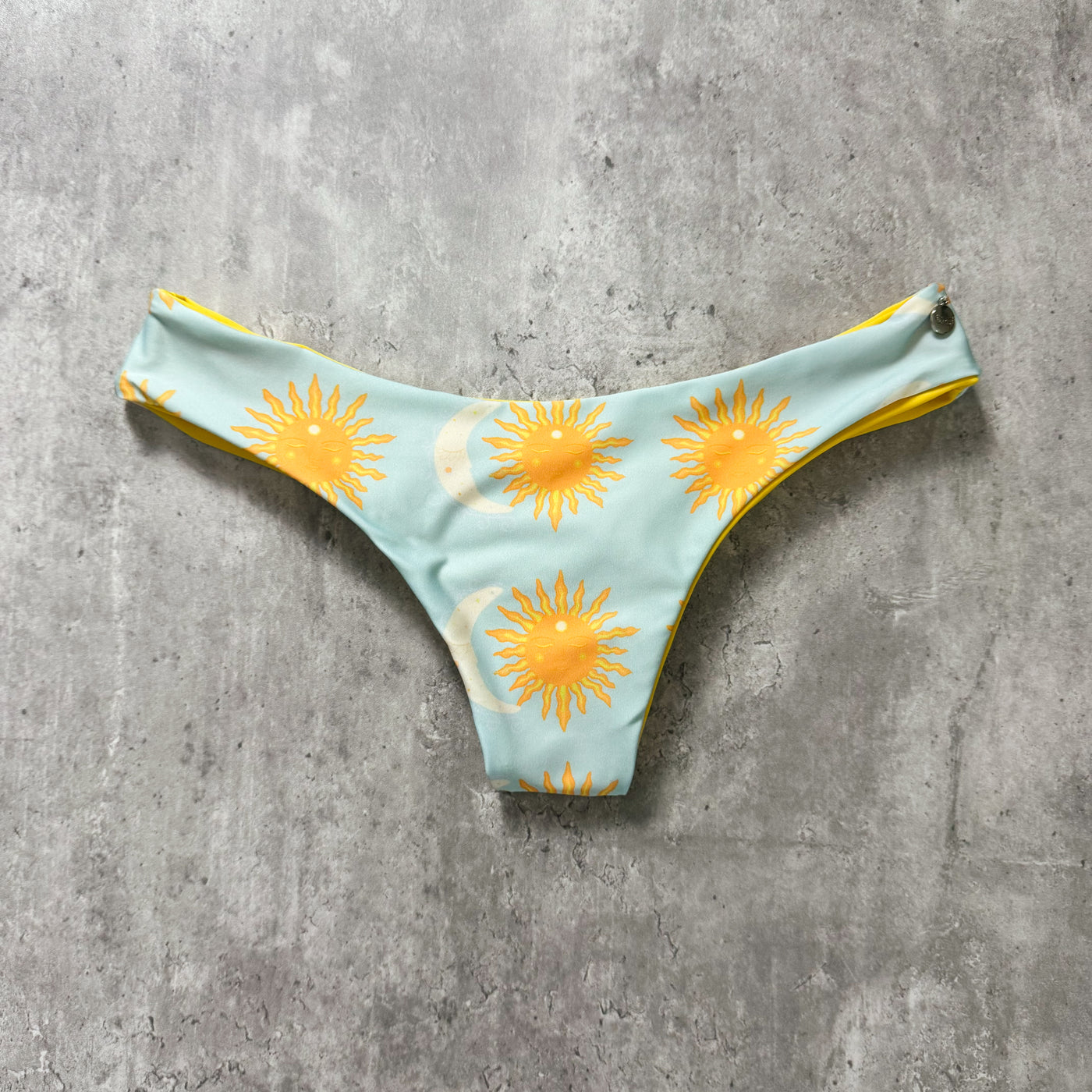 Bottom Cocos sol y luna reversible a amarillo